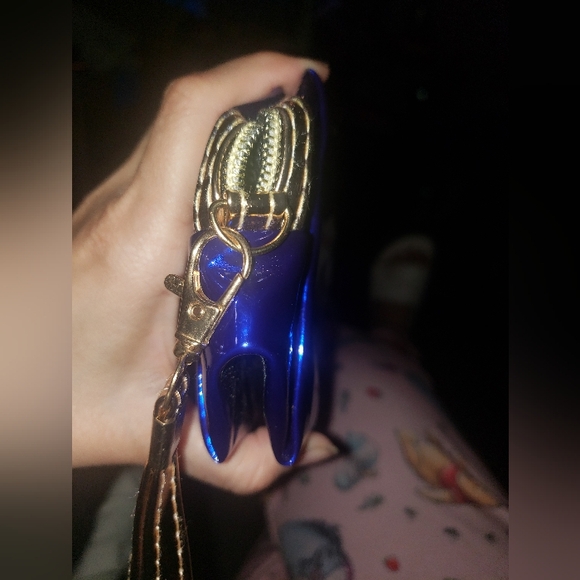 PINK COSMETIC/WRISTLET BAG GUC - Picture 6 of 7